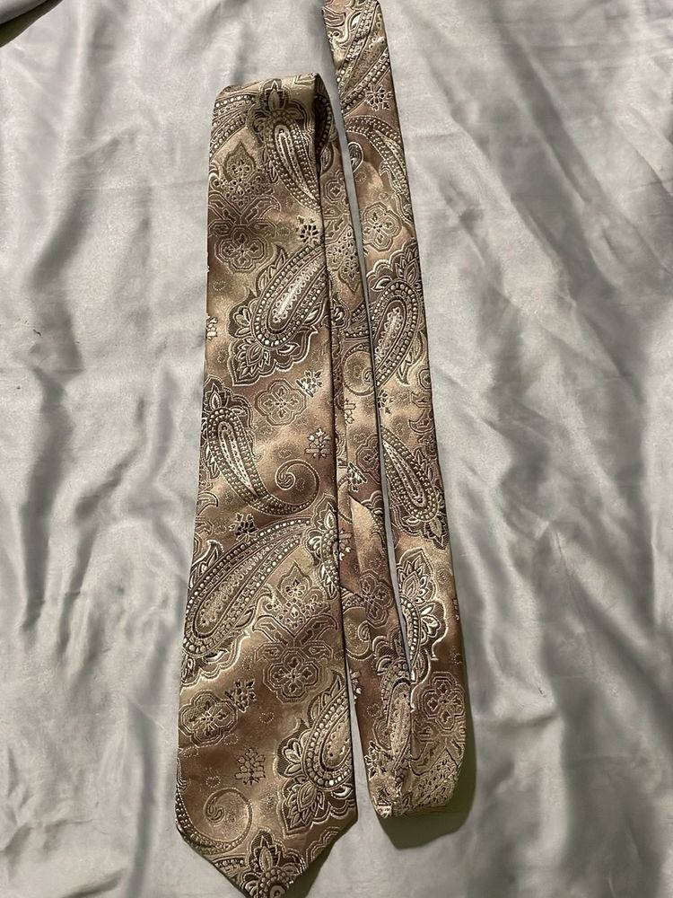 Paisley Pattern Men's Tie