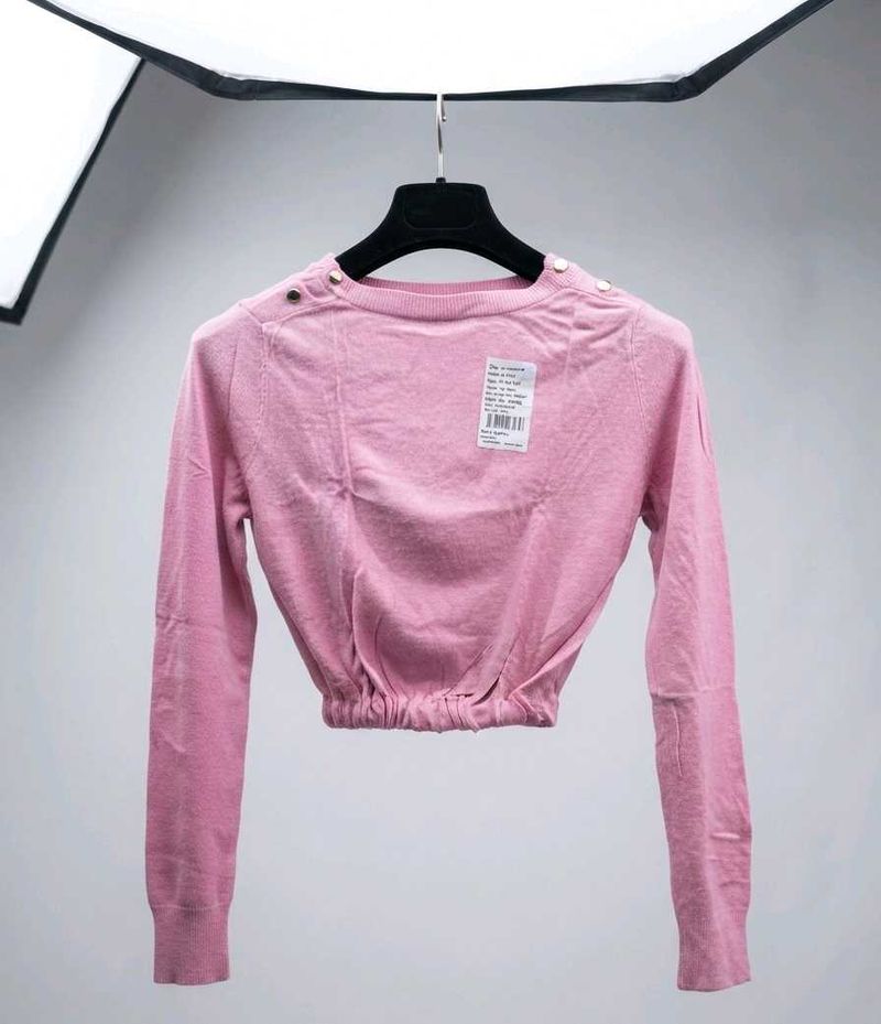 Chic Pink Cropped Sweater