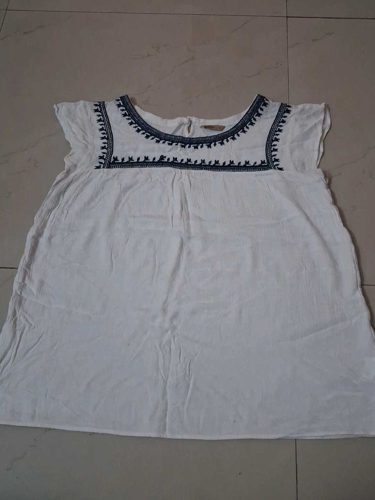 Embroidered White Cap Sleeve Top