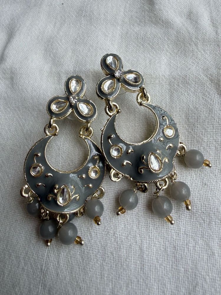 Stylish Grey Jhumka Earrings