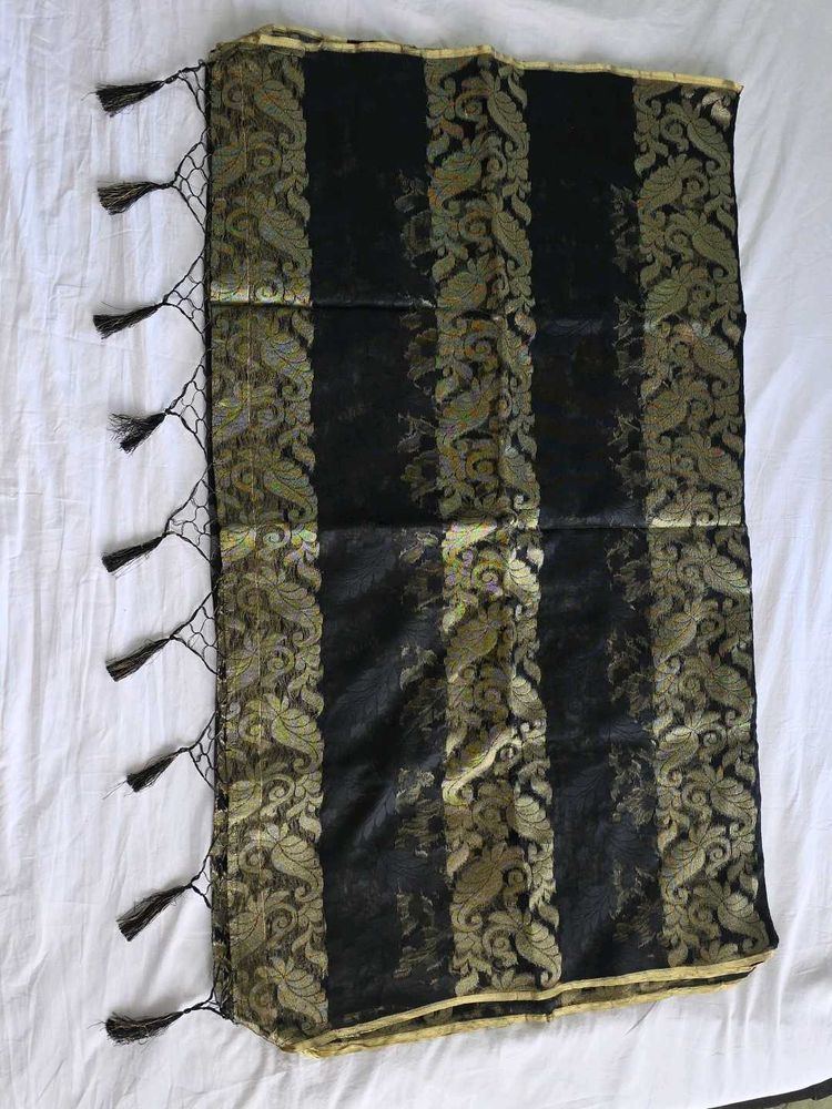 Elegant Black &amp; Gold Dupatta