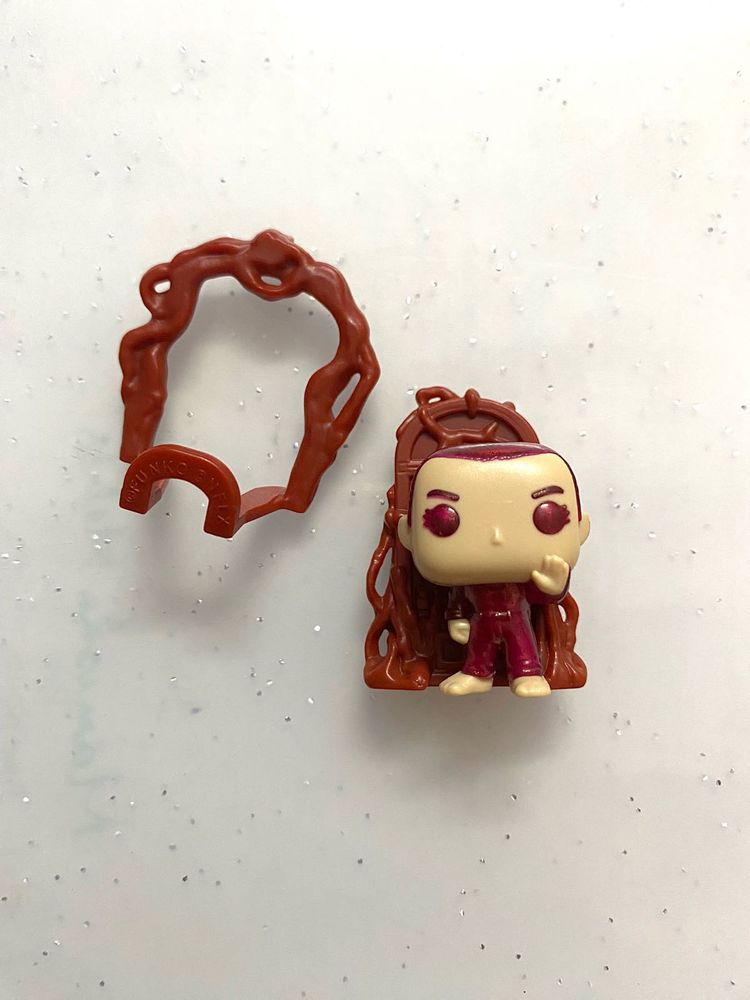 Stranger things Eleven l Kinder joy toy