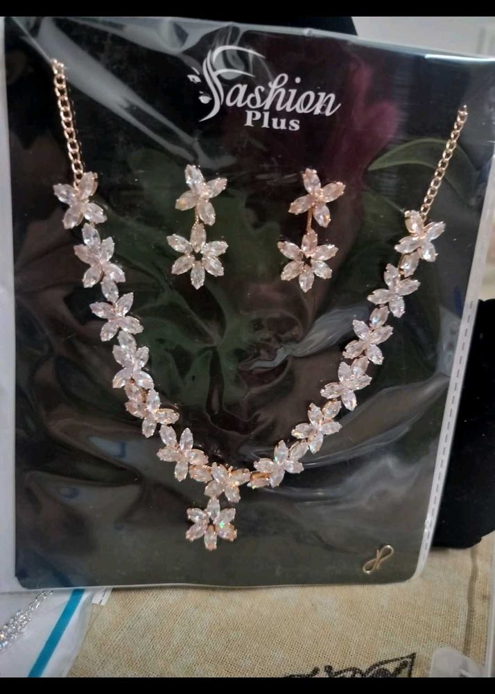 Fashion Plus Rose Gold Floral Necklace &amp; Earrings