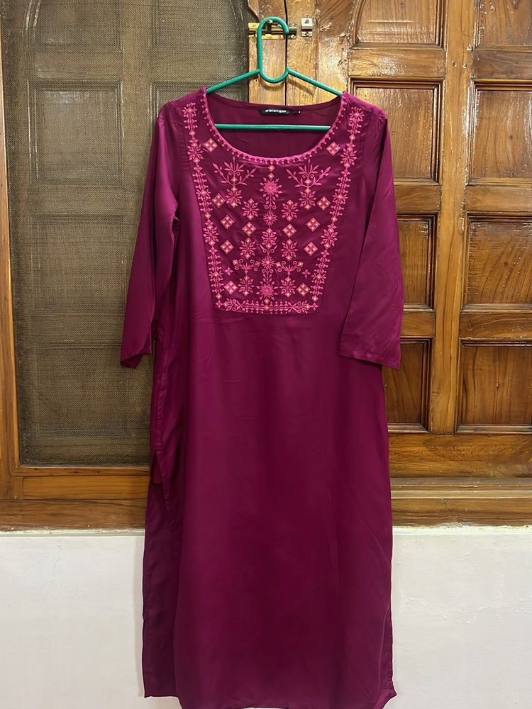 Embroidered Magenta Kurta