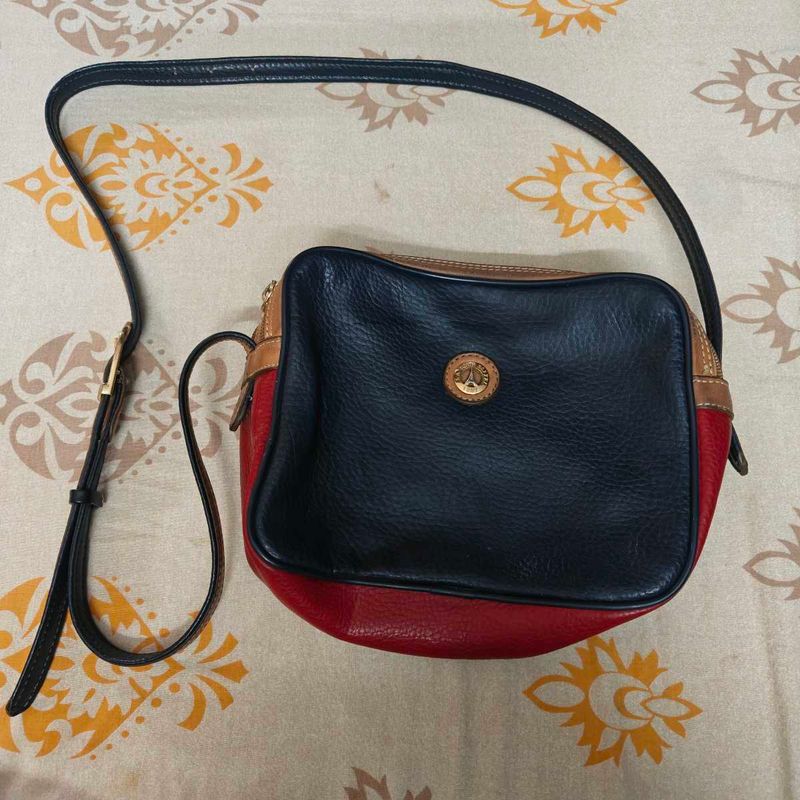 100% leather alfred snug crossbody bag