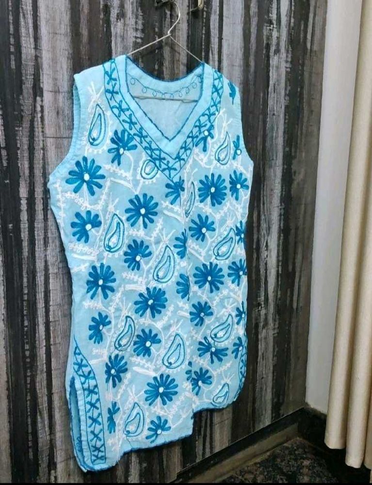 Blue Embroidered Sleeveless Kurta