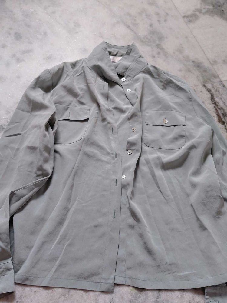 Elegant Women's Collared Shirt