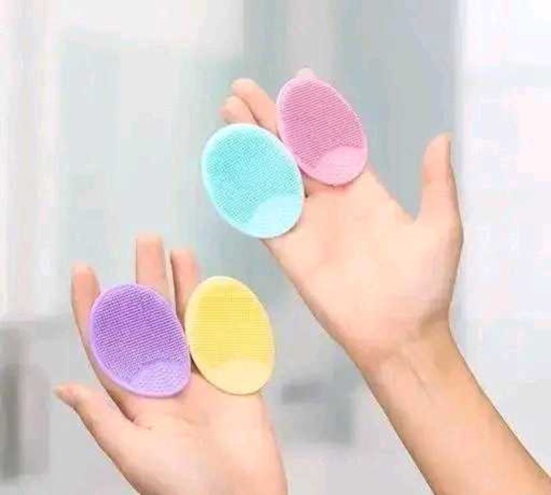 Silicone Facial Cleansing Pads (Set of २)