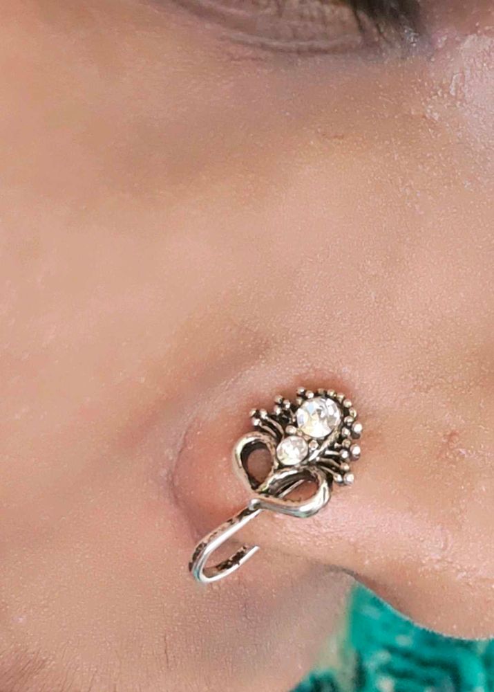 Silver Floral Nose Ring[chus 1 ] 99 ka sale mai bu