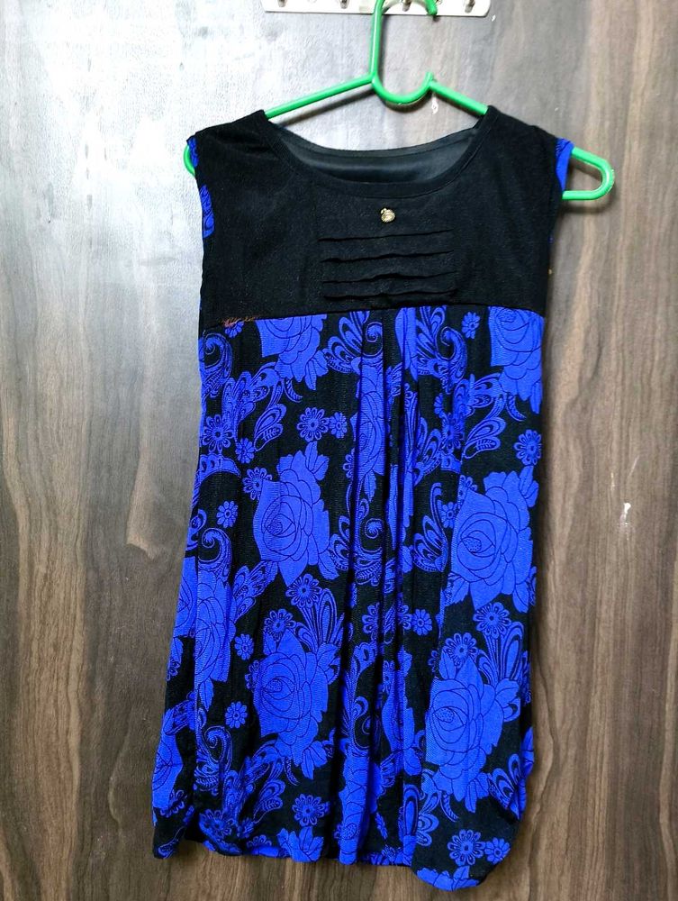 Dark Blue &amp; Black Sleeveless Peplum Top