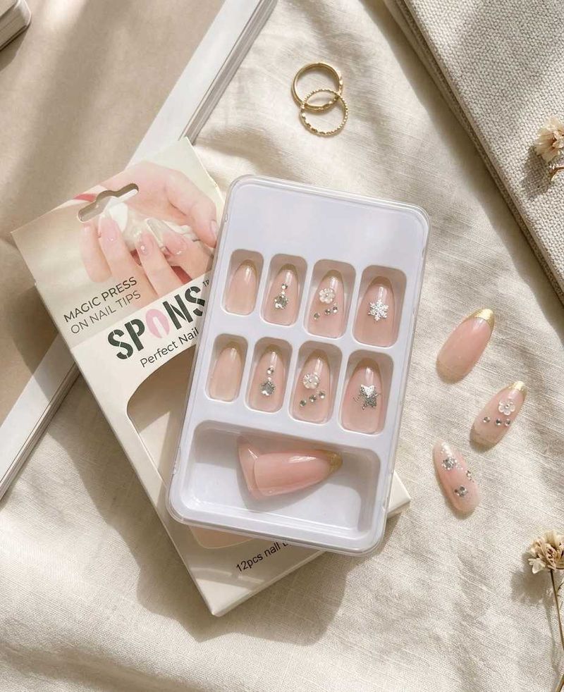 Press On Nails - nude pink with Gems