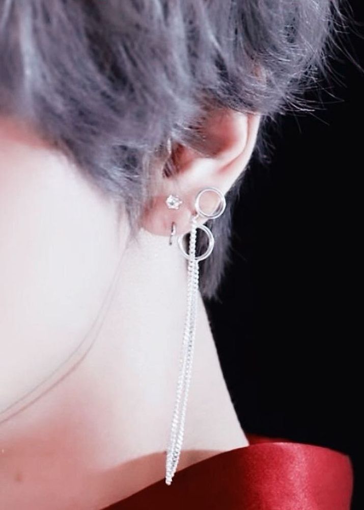 V DNA era Earrings