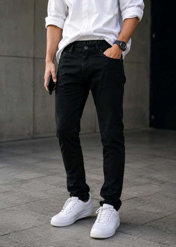 Signature Black Jeans | Timeless Style