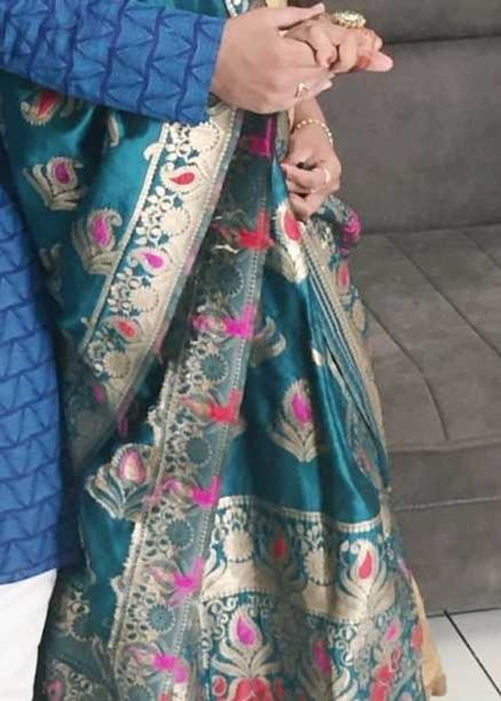 Elegant Teal Banarasi dupatta