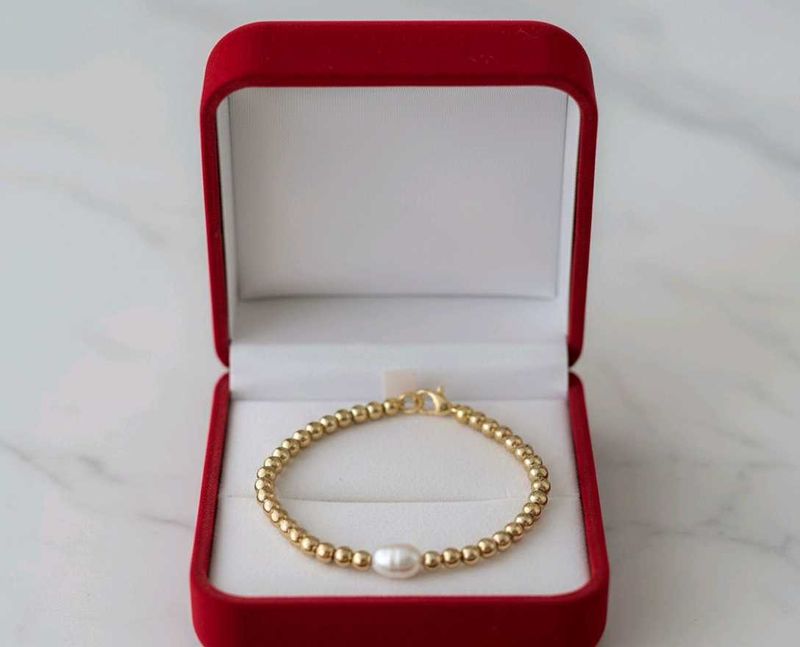 Pearl &amp; Gold Beaded Bracelet