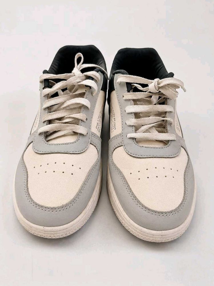 mens sneaker