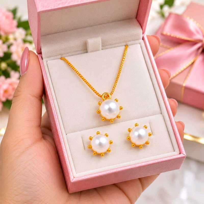 Elegant Pearl Necklace &amp; Earring Set
