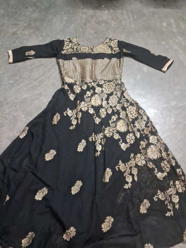 Elegant Black &amp; Gold Floral Maxi Dress