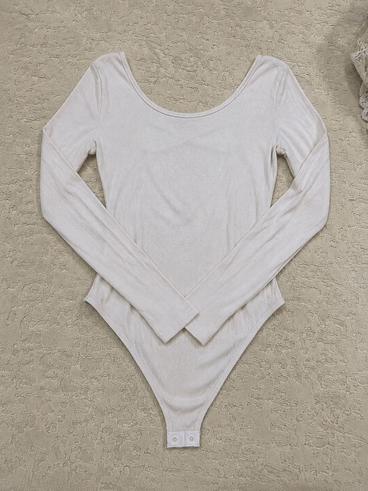 White Ribbed Backless Cross Strap Bodysuit 🤍