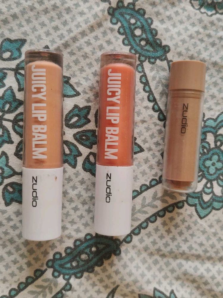 lipgloss and lipbalm