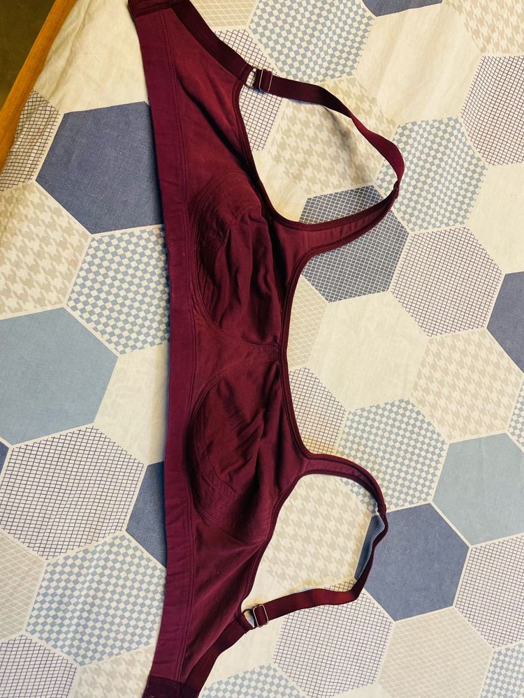 branded Comfortable Maroon Sports Bra