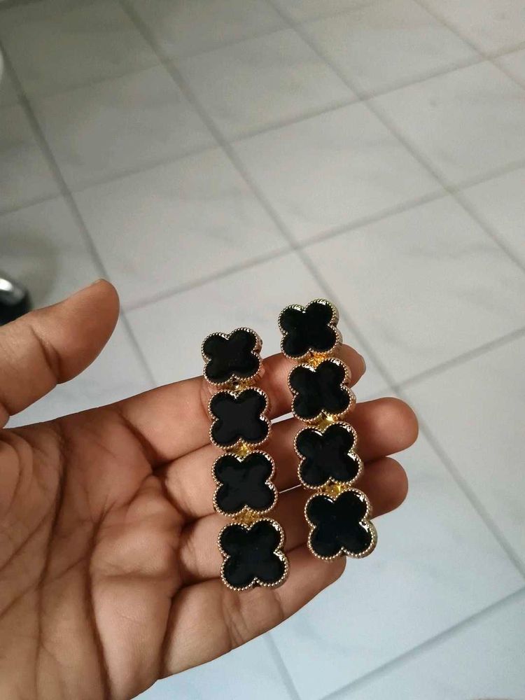 Elegant Black Clover Drop Earrings