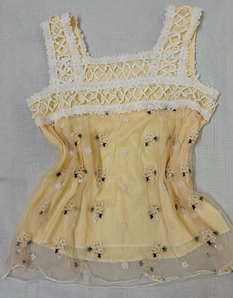 Chic Yellow Embroidered top