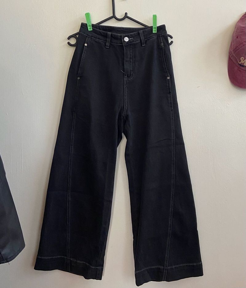 Black Wide-Leg Jeans