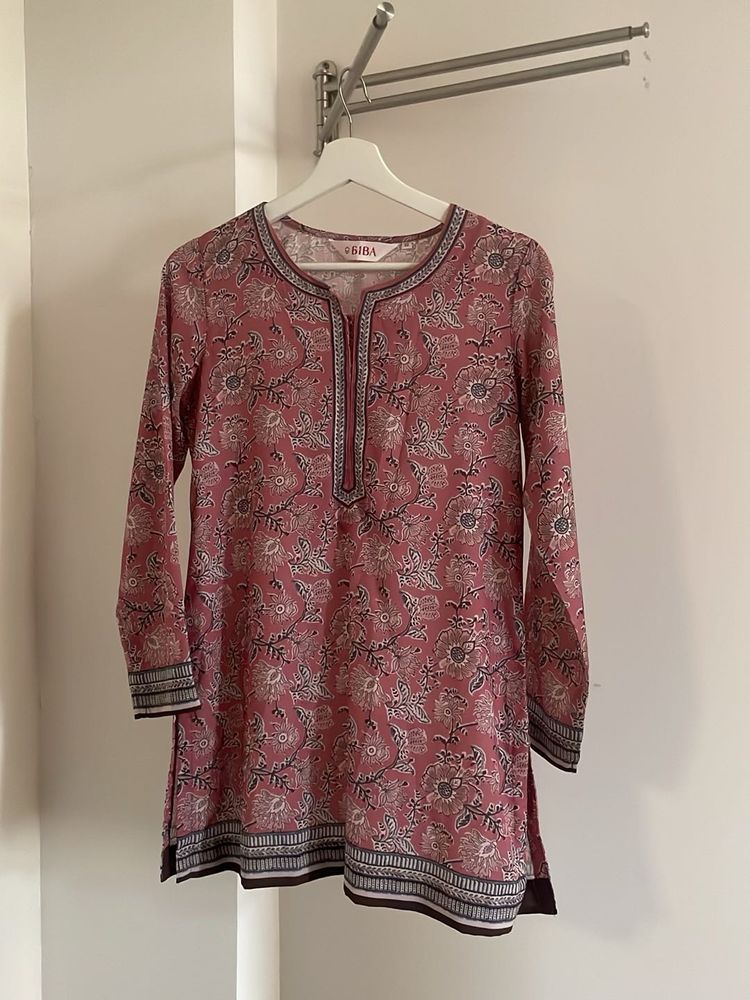 Beautiful Pink Floral Print Short Kurti
