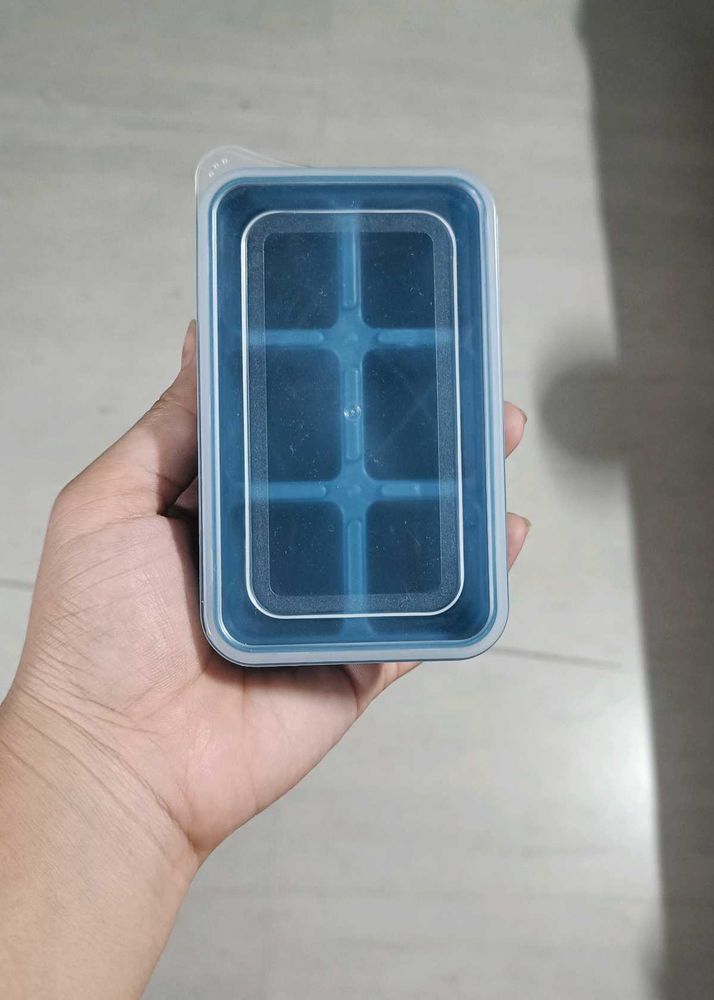 Small Ice Cube Tray with Lid