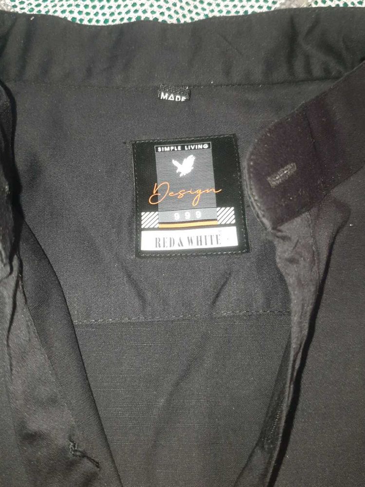 Simple Living Black Design Shirt XL