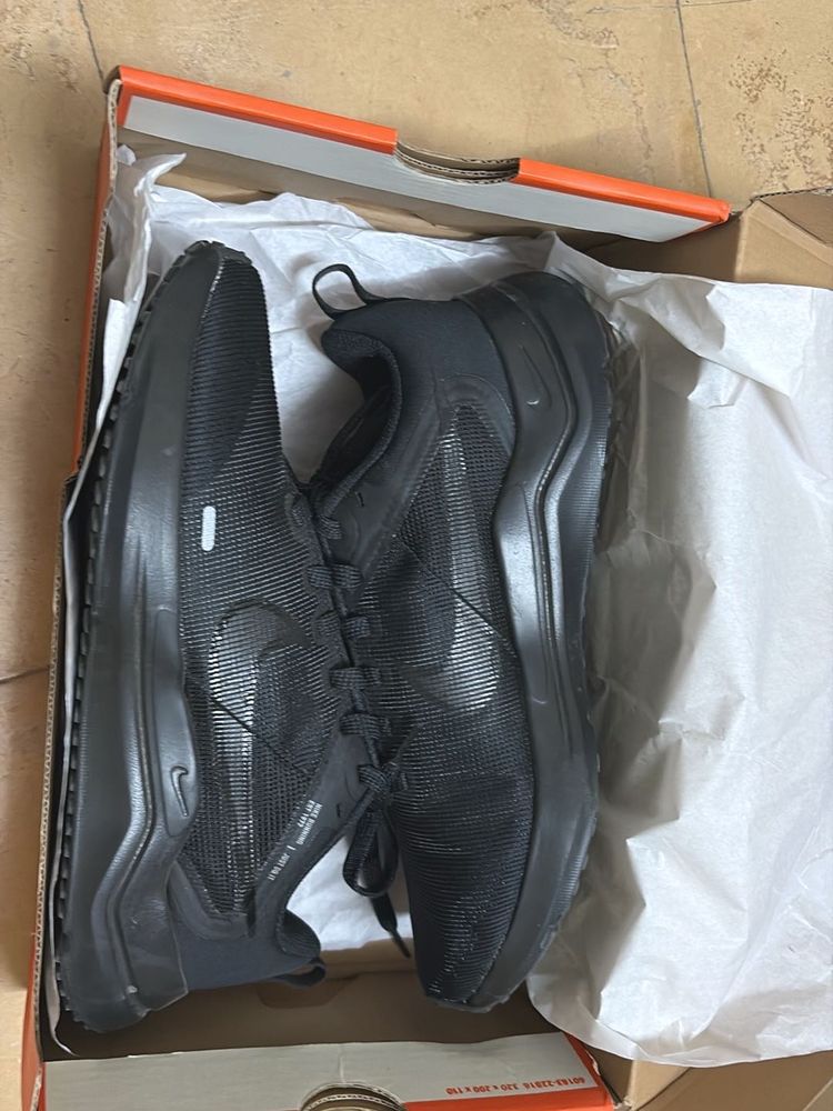Nike Woman Black Running Shoes