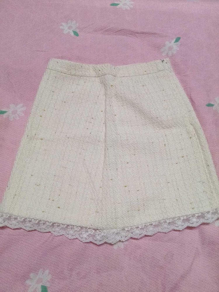 white lace skirt