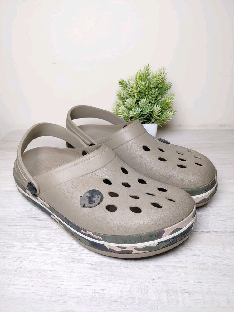 Neoz Modern Slip-On Clogs: Stylish Comfort Meets