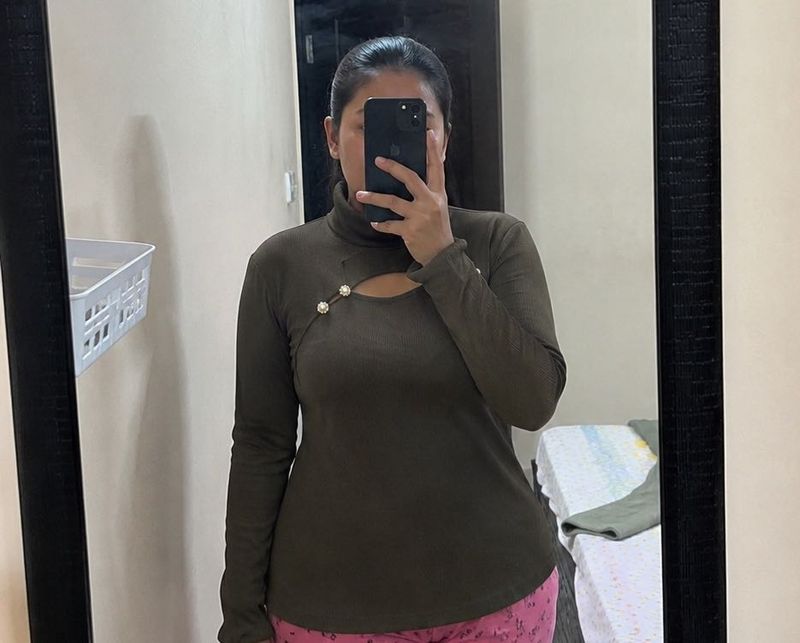 Chic Cutout Turtleneck Top