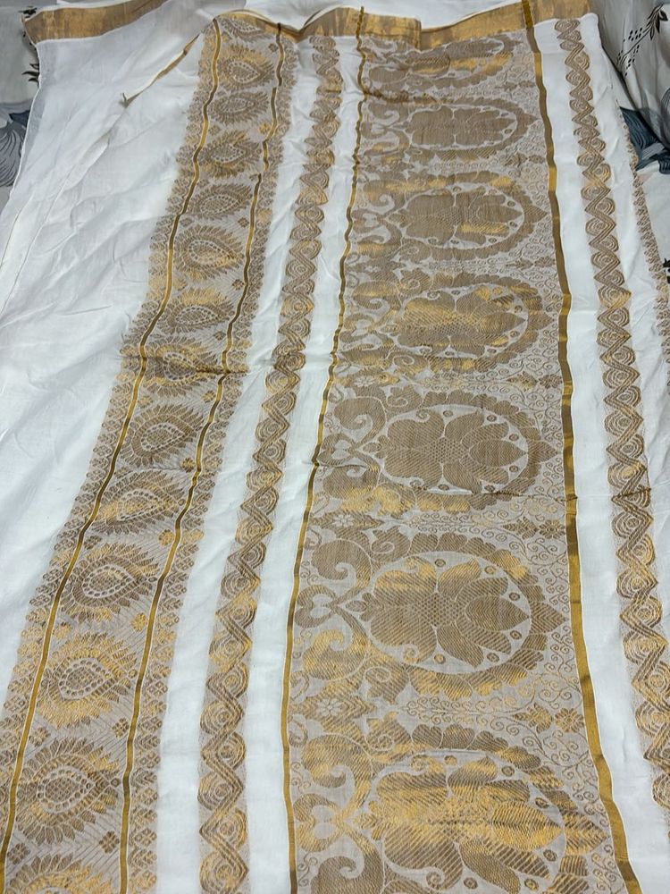 Elegant White &amp; Gold Saree