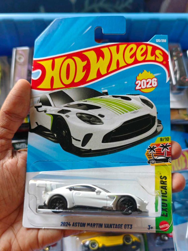 Hot Wheels 2024 Aston Martin Vantage GT3