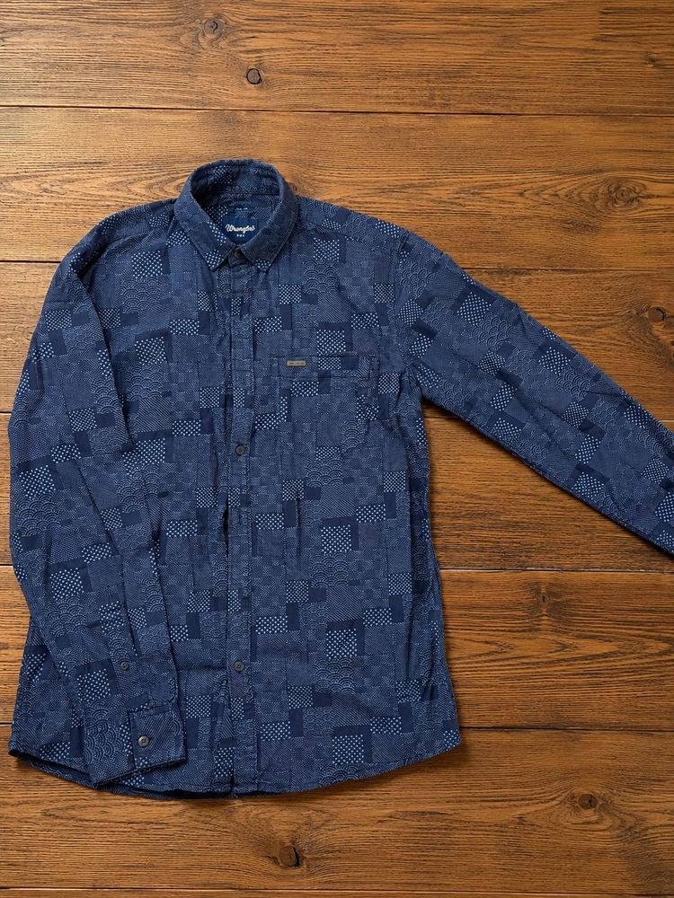 Wrangler Men's Blue Patterned Button-Down Shirt