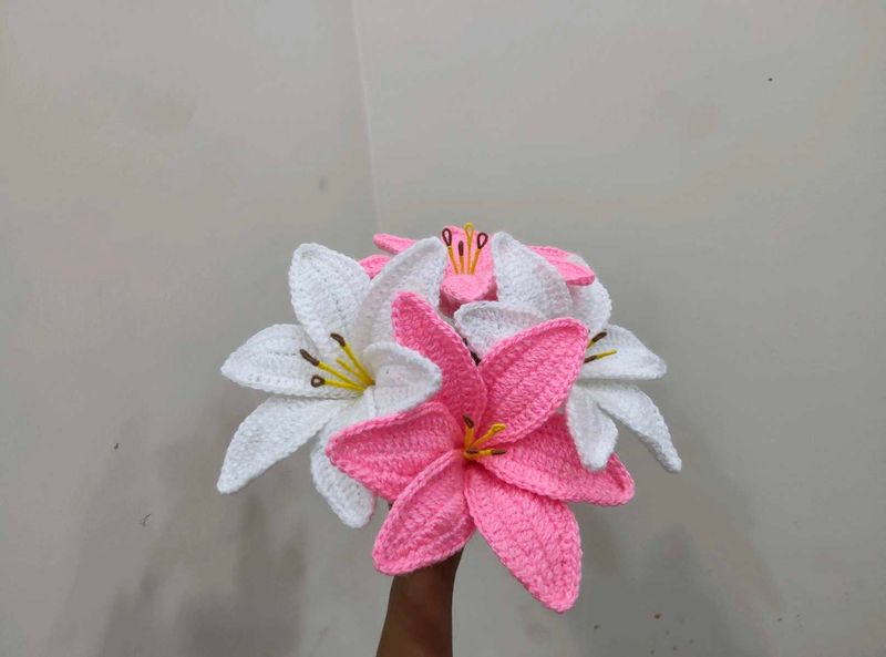 1 Crochet Lilly for 249 only 🩷