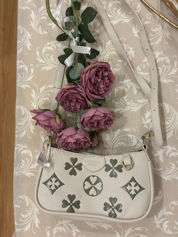 Stylish White Shoulder Bag