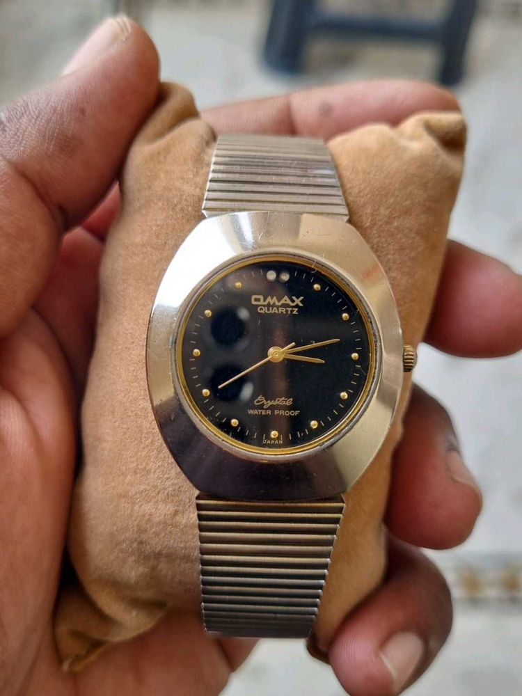 Vintage OMAX Quartz Watch