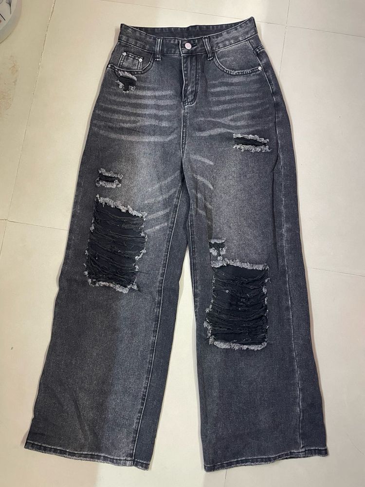 Distressed Wide-Leg Jeans funkyy