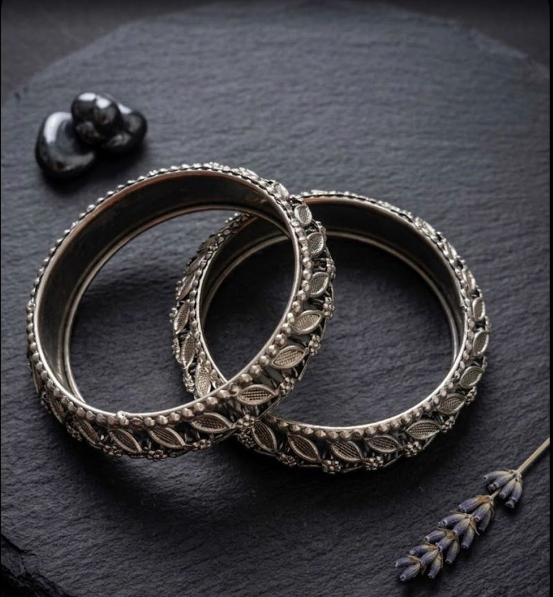 Exquisite Oxidized Silver Bangle Set