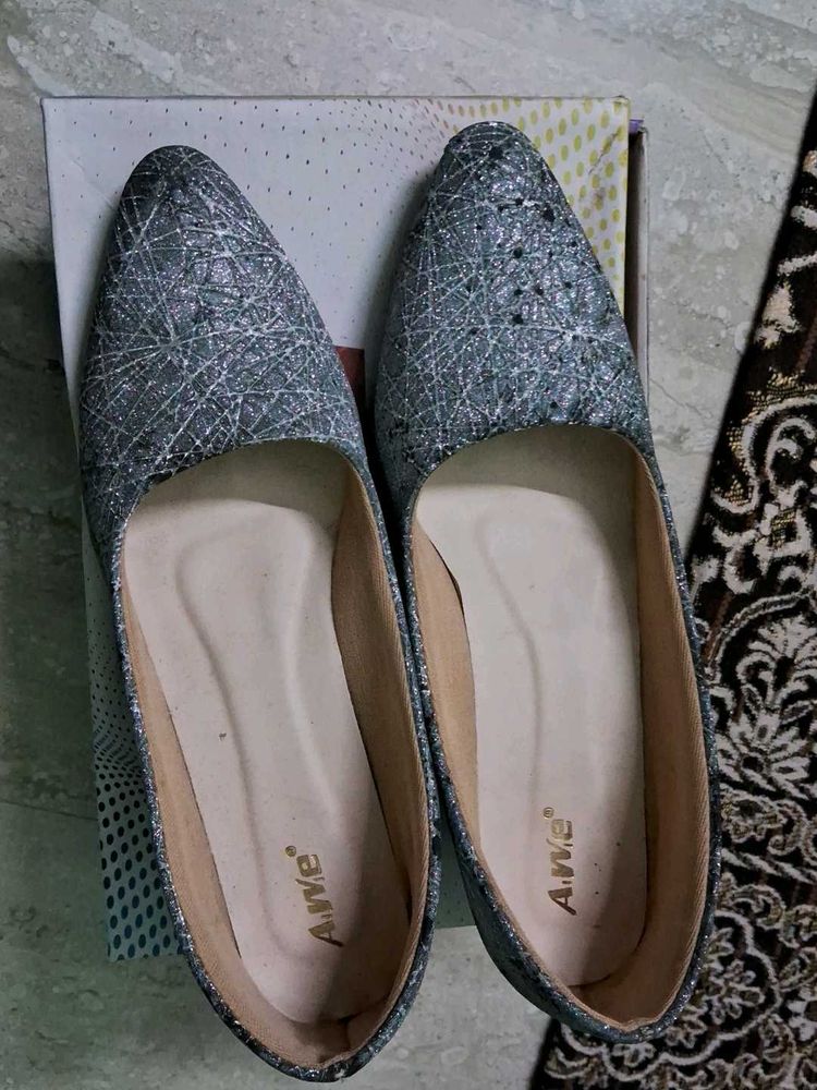 Sparkling Grey Pointed-Toe heel