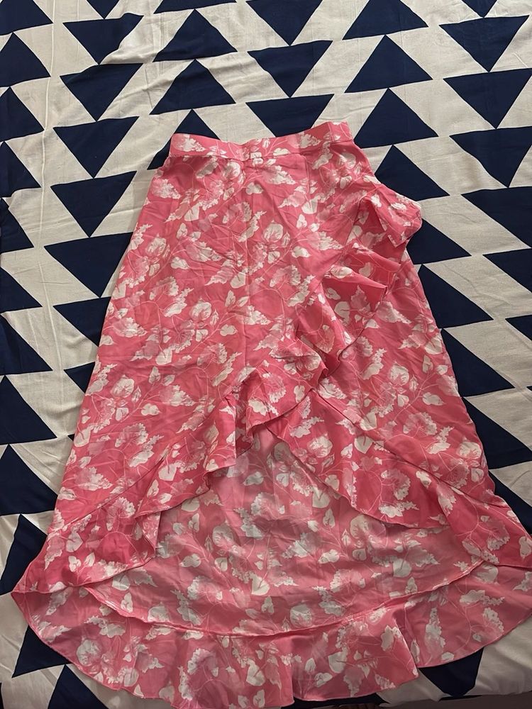 Chic Pink Floral Ruffle Skirt