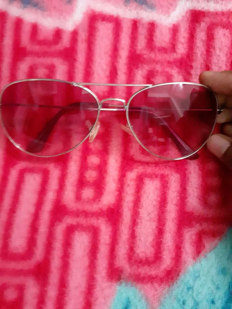 Stylish Aviator Sunglasses with Pink Lenses