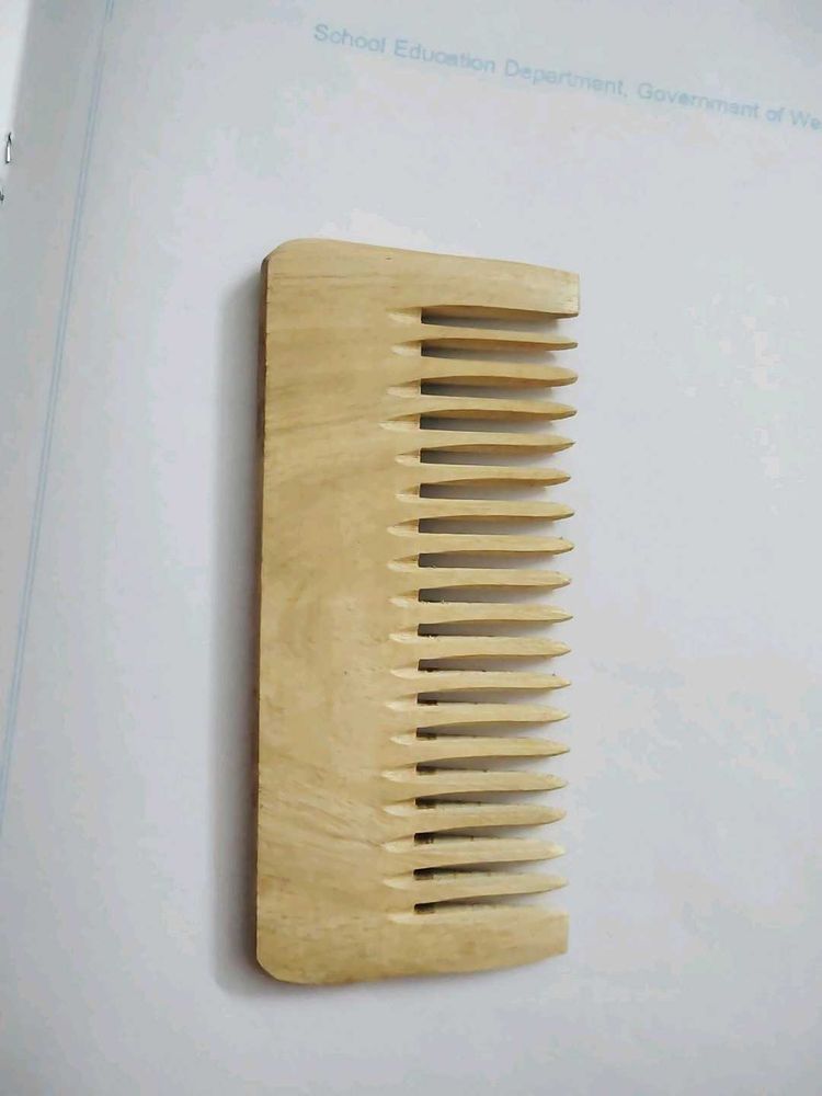 46.Natural Wooden Comb