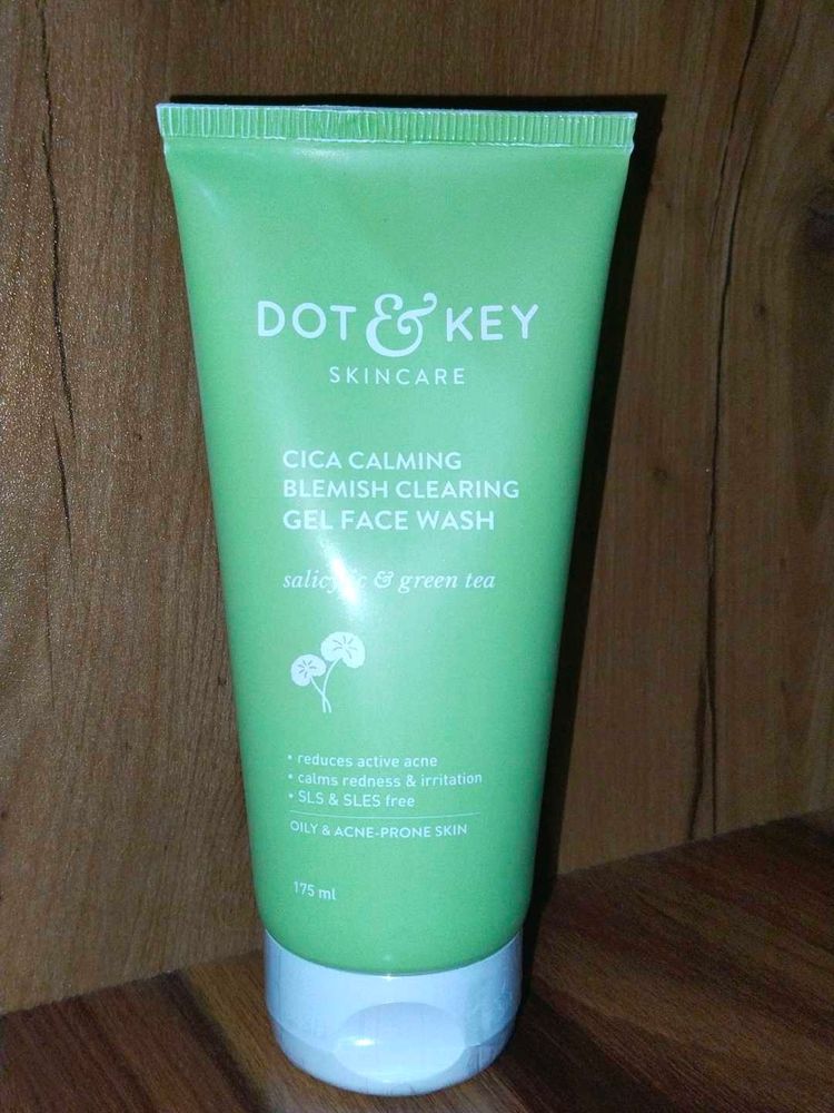 Dot &amp; Key Cica Calming Face Wash