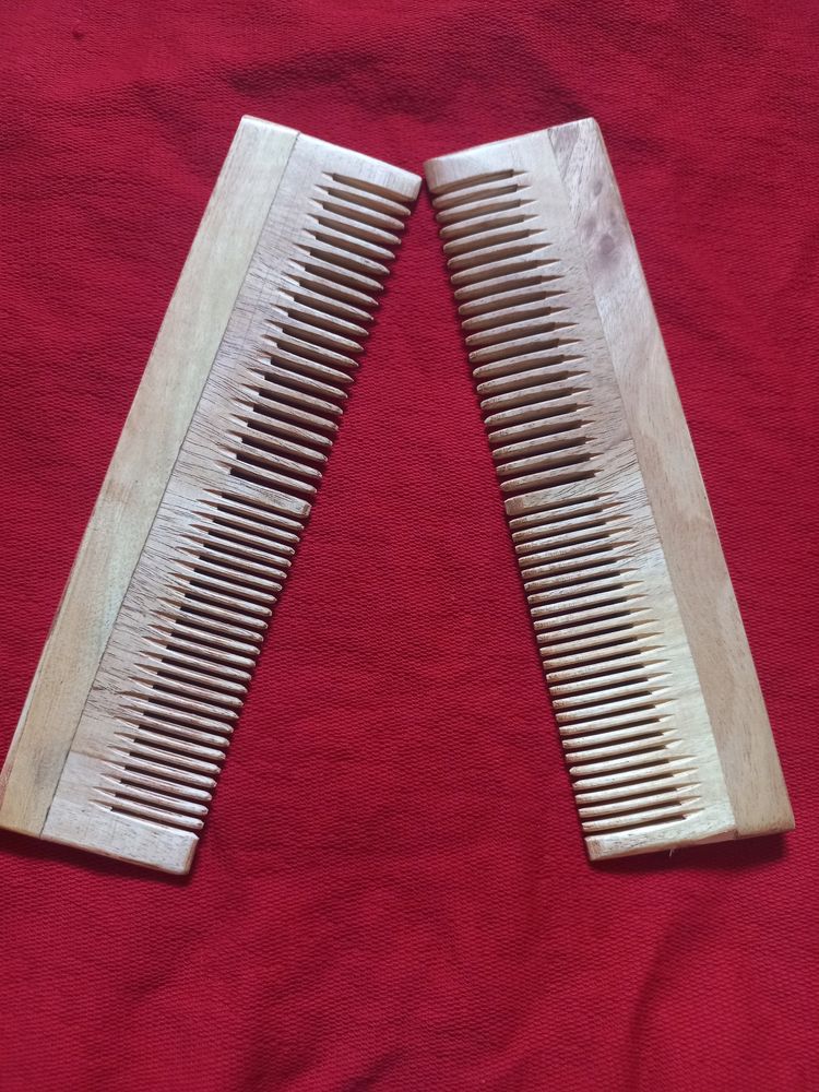 NEEM WOODEN COMBS (2)