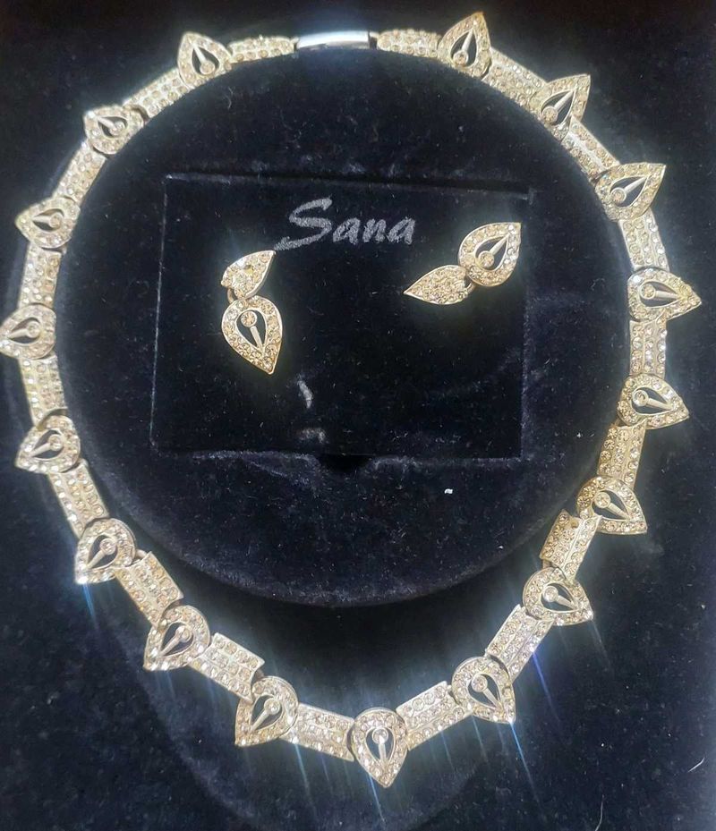 Sana Necklace &amp; Earring Set